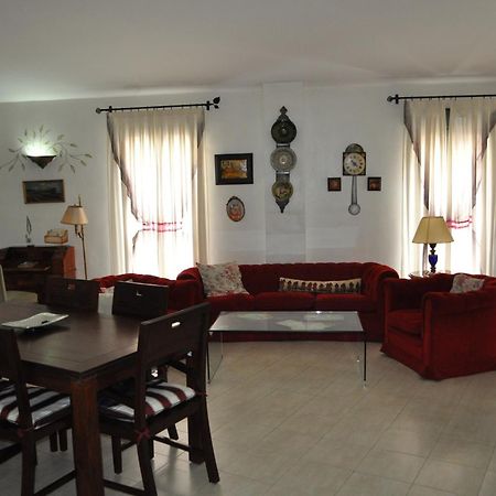 Apartamentos La Casa Pintada Cáceres Quarto foto