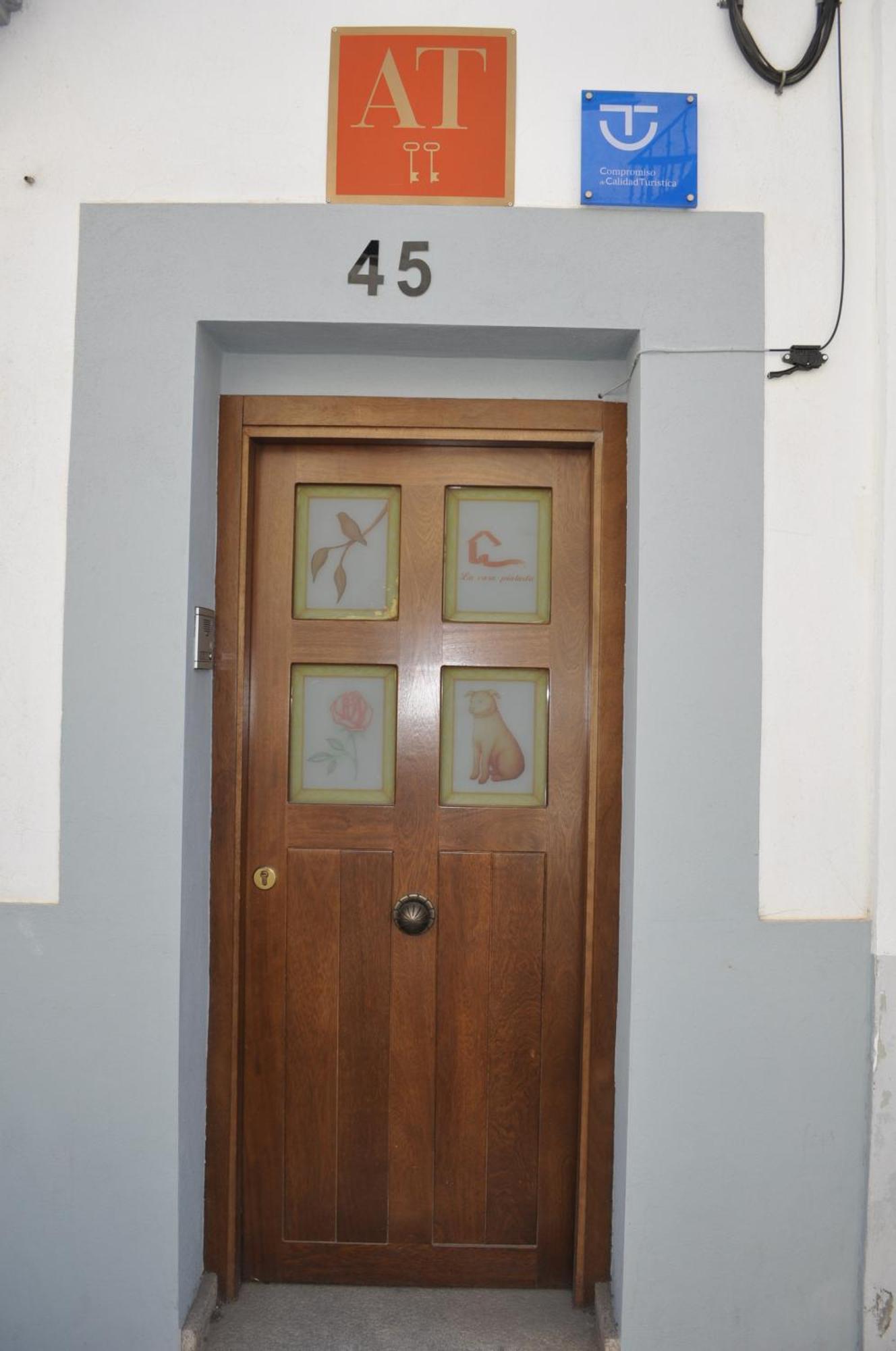 Apartamentos La Casa Pintada Cáceres Exterior foto